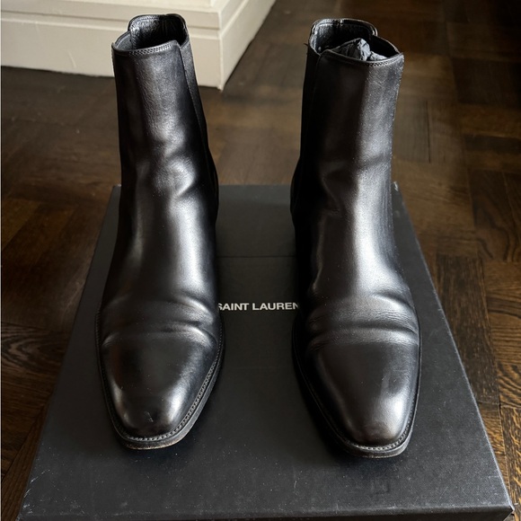 Saint Laurent Wyatt Chelsea Boot - Picture 2 of 6